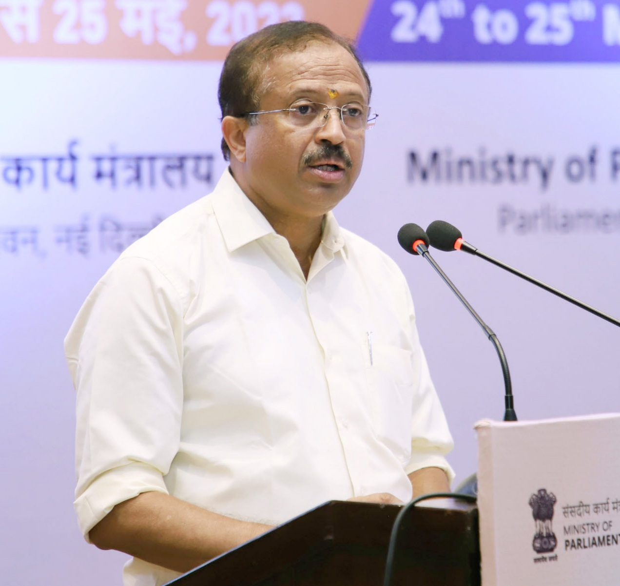 വിജയശതമാനം അഭിമാനപ്രശ്നമാവരുത്; വിദ്യാര്ഥികളുടെ ഭാവിയ്ക്കാവണം മുന്തൂക്കം: കേന്ദ്രമന്ത്രി വി.മുരളീധരന്