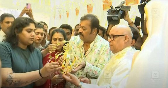 തൃശൂര് ലൂര്ദ്ദ് കത്തീഡ്രലില് മാതാവിന് സ്വര്ണക്കിരീടം സമര്പ്പിച്ച് ;സുരേഷ് ഗോപി